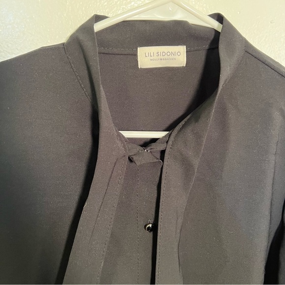 Lili Sidonio Molly Bracken Button Down Tie Neck Blouse Black - Picture 5 of 10